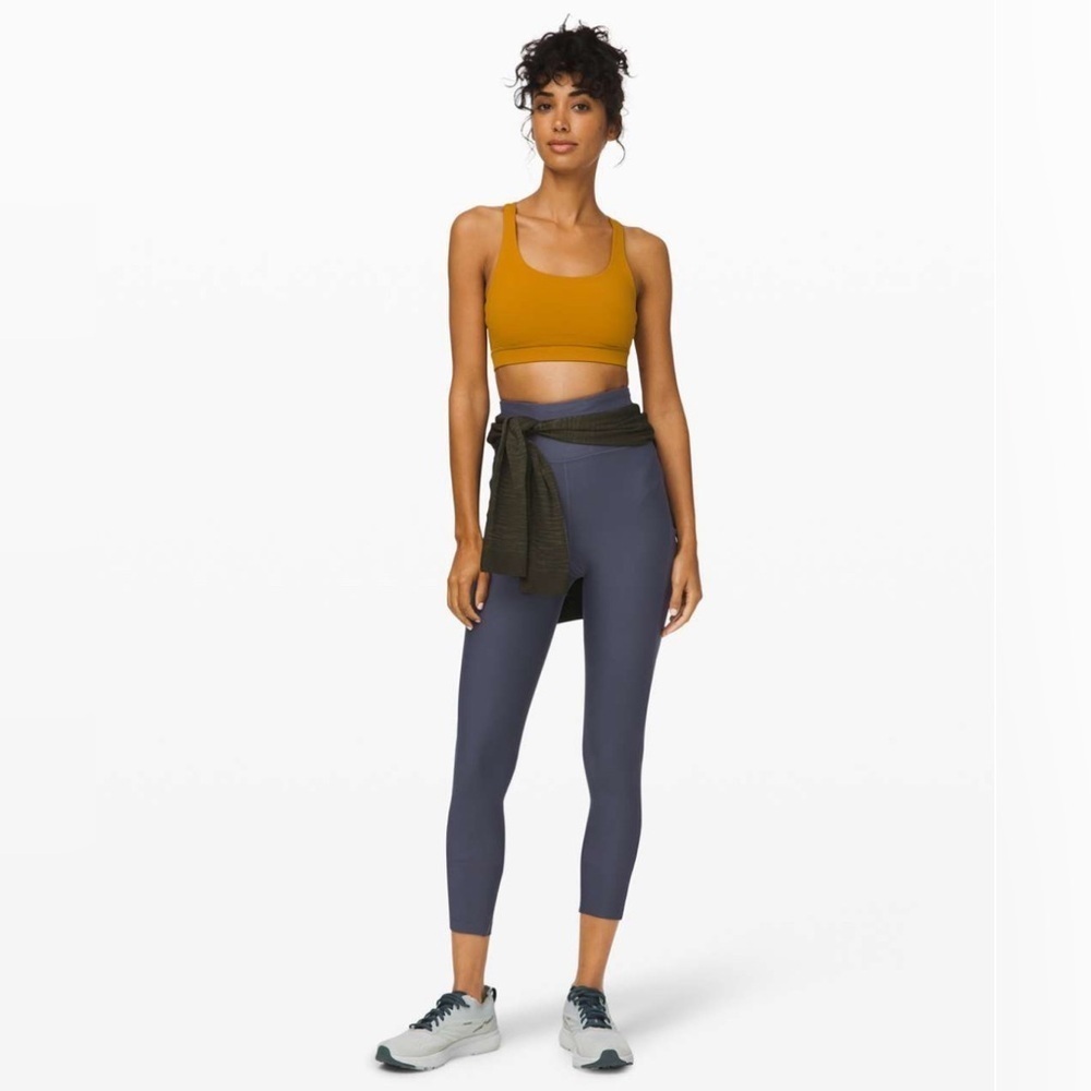 Lululemon Flurry Up Super High-Rise Tight 27"
Stone Blue Size 8
